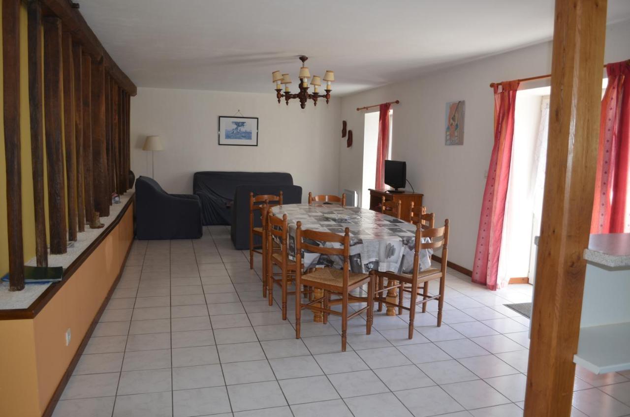 Bed and Breakfast Logis De Chezelles Sidiailles Exterior foto