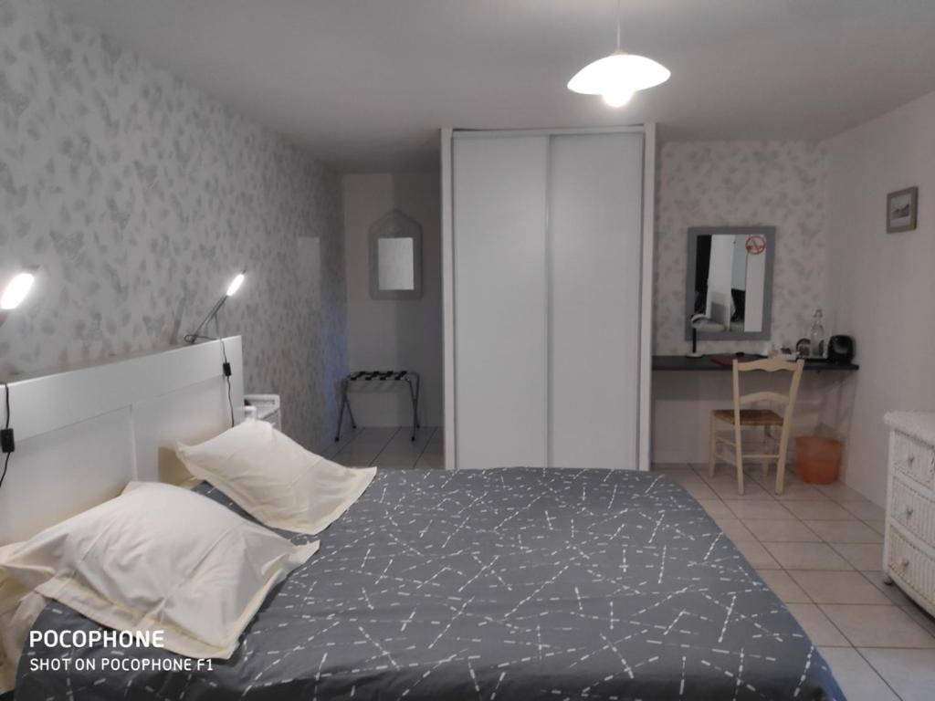 Bed and Breakfast Logis De Chezelles Sidiailles Exterior foto