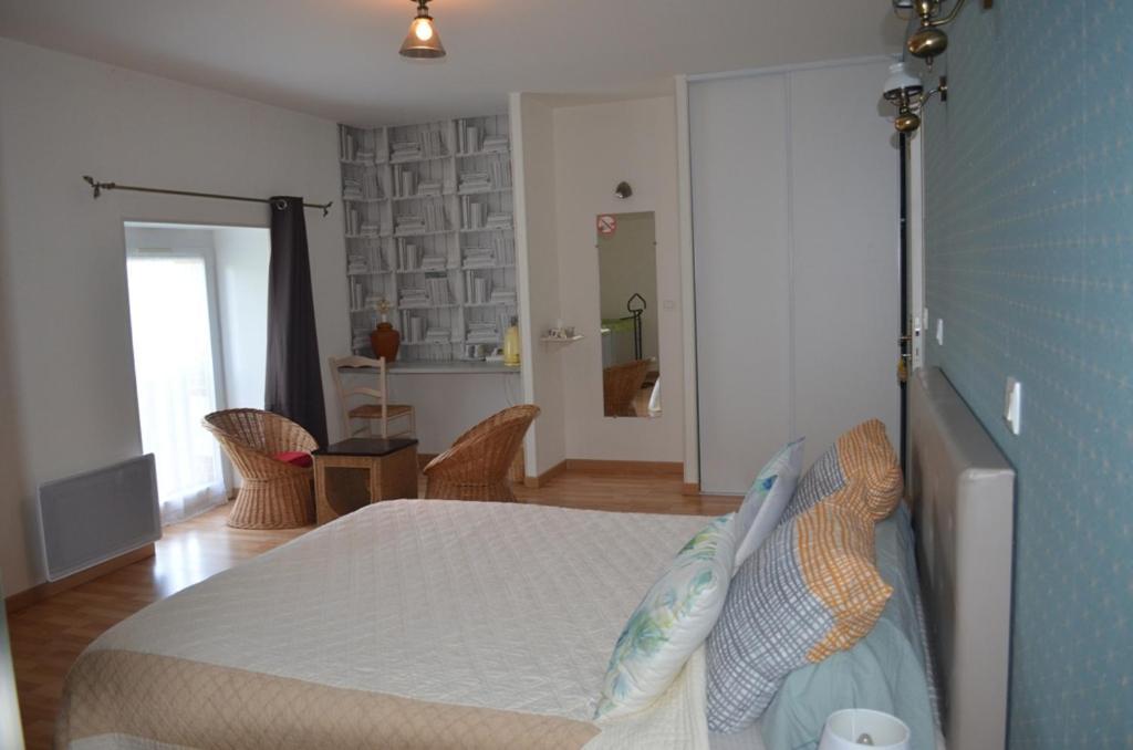 Bed and Breakfast Logis De Chezelles Sidiailles Exterior foto