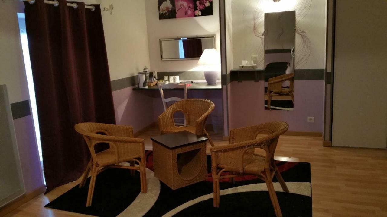 Bed and Breakfast Logis De Chezelles Sidiailles Exterior foto
