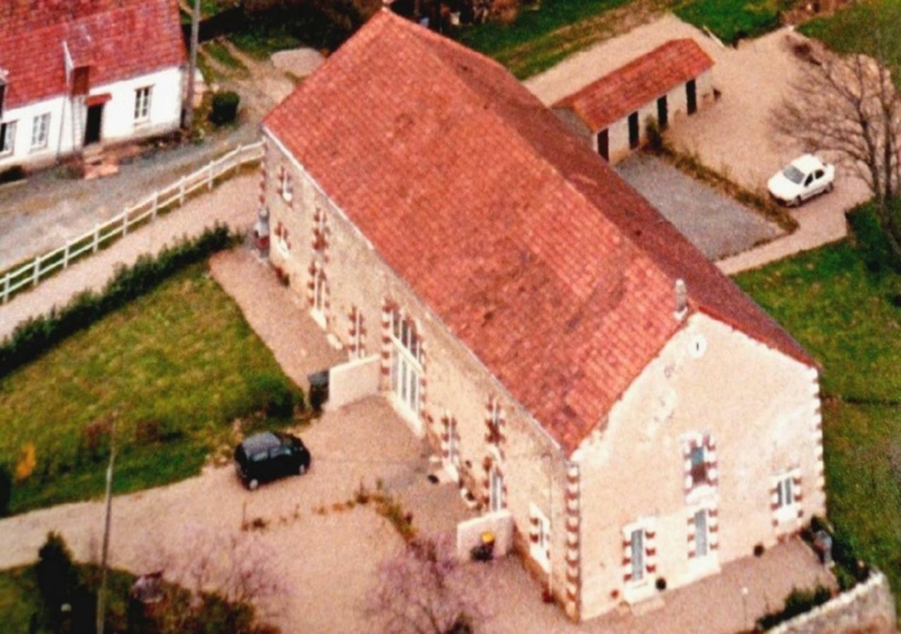 Bed and Breakfast Logis De Chezelles Sidiailles Exterior foto