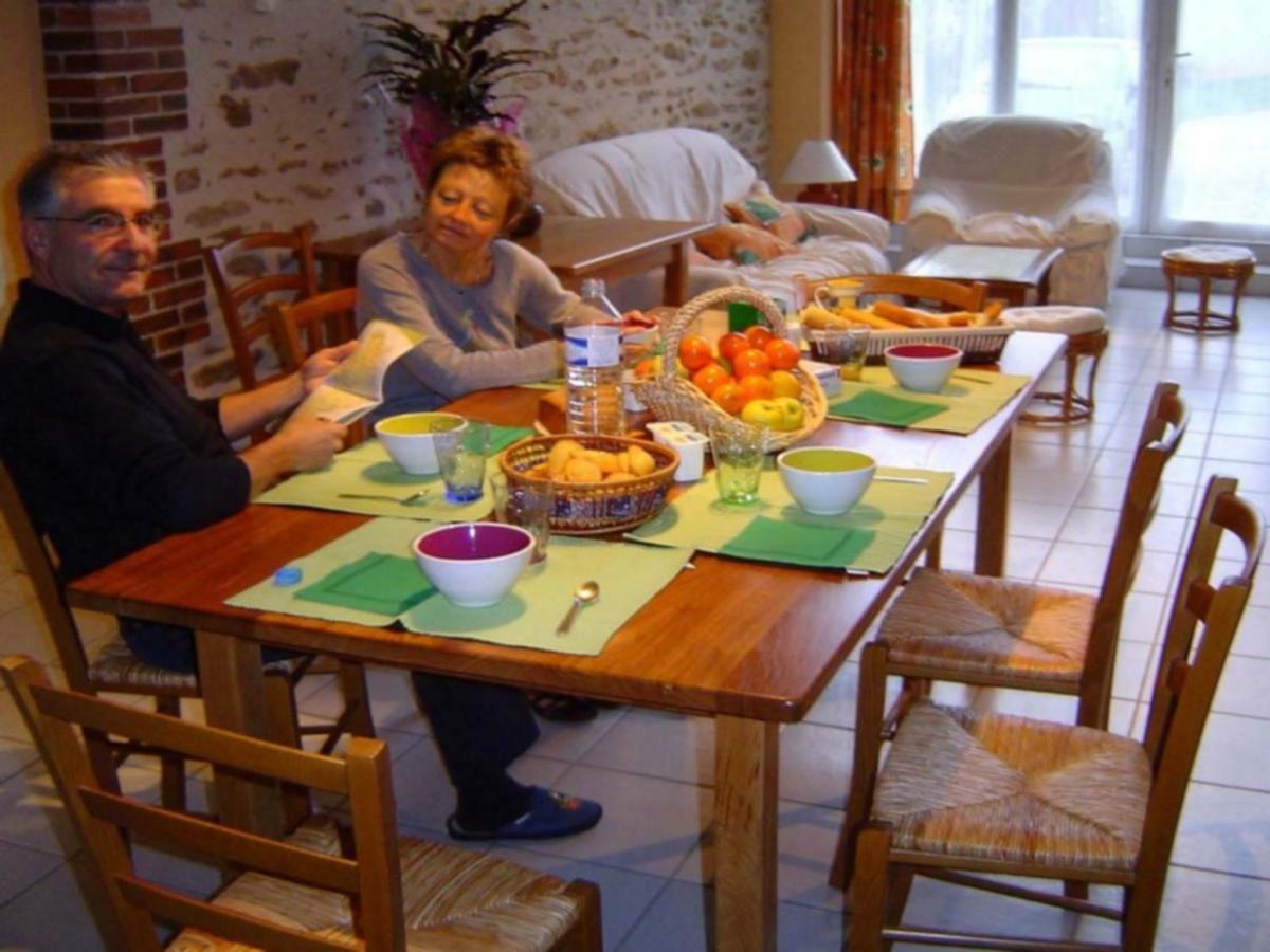 Bed and Breakfast Logis De Chezelles Sidiailles Exterior foto